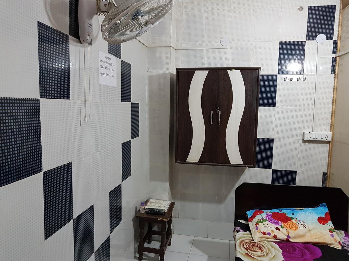 Nanda Hotel Hanumāngarh Extérieur photo